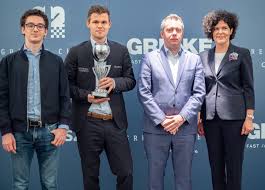 Vua cờ Carlsen vô địch siêu giải Grenke