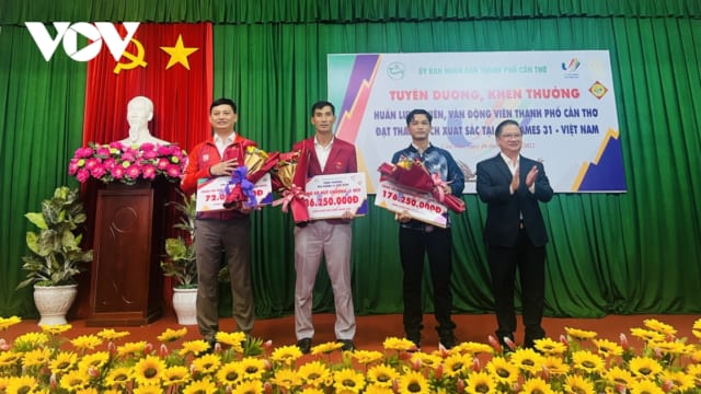 Cần thơ: Khen thưởng khủng Huấn luyện viên, vận động viên Cờ vua dự SEA Games 31