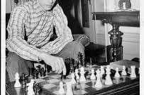 Trận cờ vua kinh điển giữa 2 thế giới của kỳ thủ lập dị Bobby Fischer