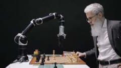 Trận cờ vua lịch sử khiến con người bắt đầu e ngại AI