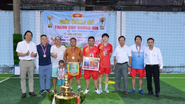 Hội đồng Họ Dương tỉnh Bình Dương tổ chức giải bóng đá “Tranh cúp Dương Gia”