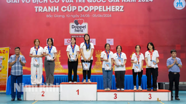 Các kỳ thủ Ninh Bình giành 24 huy chương tại Giải vô địch cờ vua trẻ quốc gia