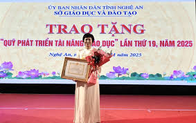Cô giáo Dương Thị Bích Hồng: Gương mặt tiêu biểu được nhận “Quỹ phát triển tài năng Giáo dục” năm 2025